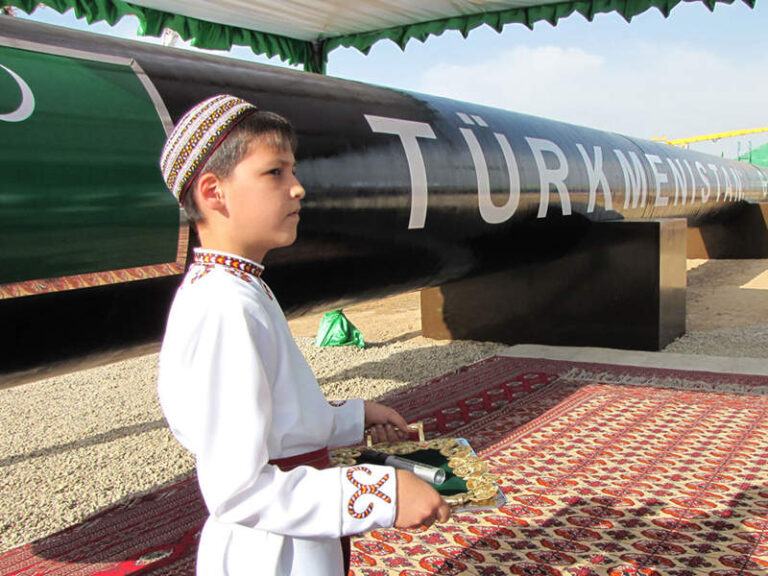 Gazowe szachy między Turkmenistanem i Rosją