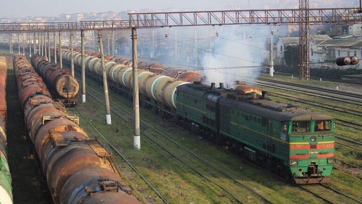 Rosja i Iran porozumiały się w sprawie nowego korytarza kolejowego przez Azerbejdżan