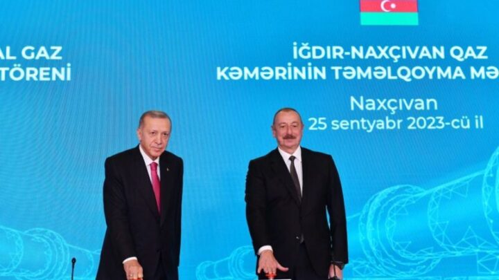 Baku i Ankara wytyczą nowy szlak do Nachiczewanu przez Iran?